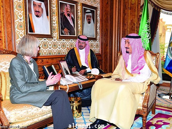 ولي العهد يستقبل وزيرة الداخلية البريطانية