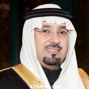 أمير مكة المكرمة يتشرف بغسل الكعبة المشرفة