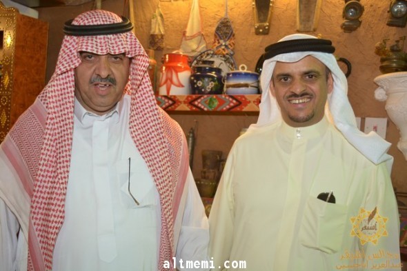 الشاعر حمد السعيد يزور القرية التراثية بأشيقر
