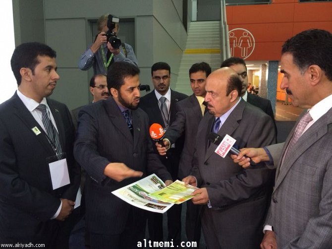 د. العنقري يزور جناحي جامعتي الجوف وسلمان في يوم المهنة بأستراليا
